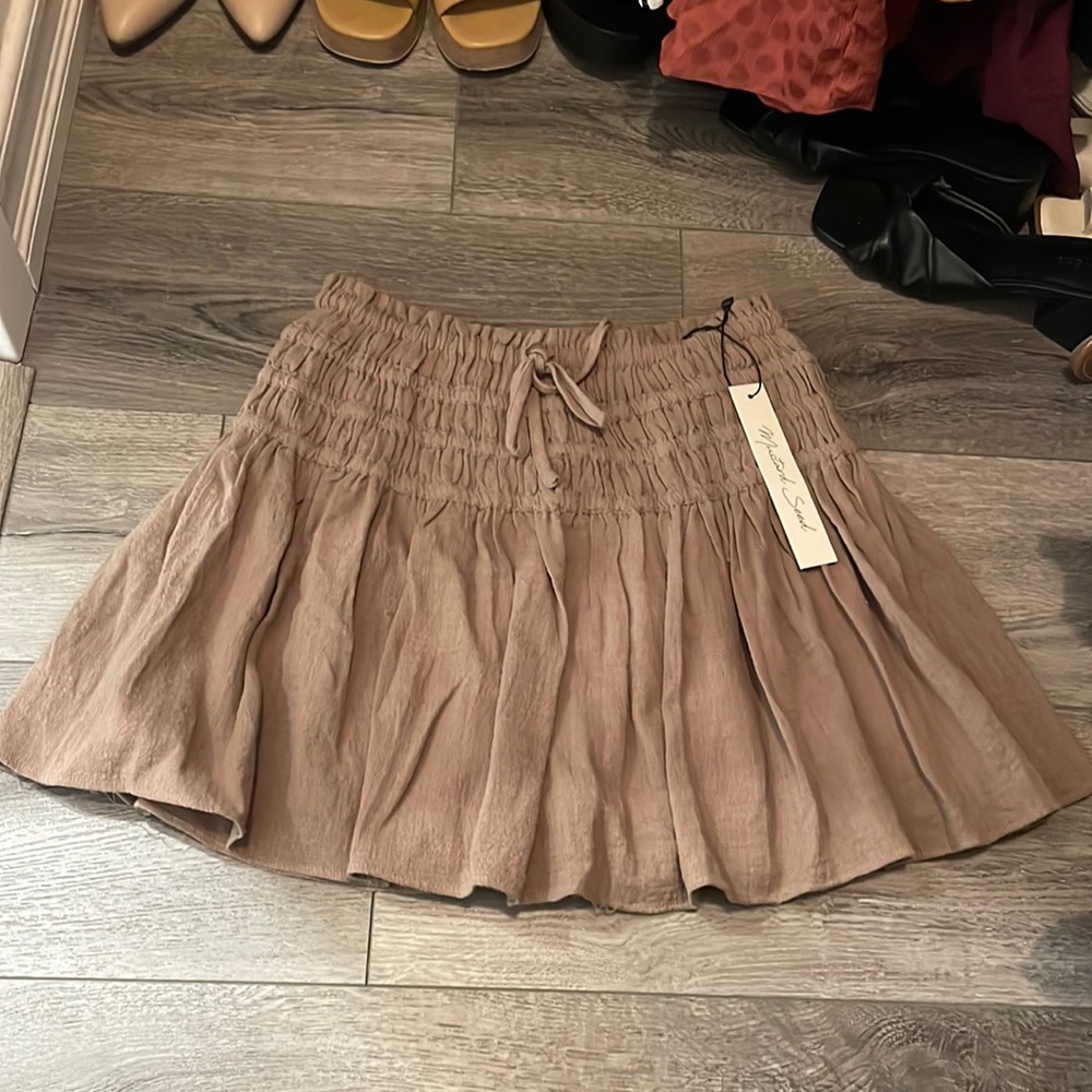 Mustard seed Beige skort size small never worn